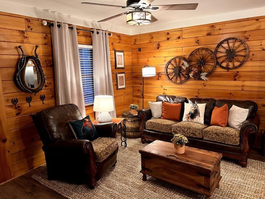 The Horse Cabin At Natural State Cabins Morning Star Екстер'єр фото